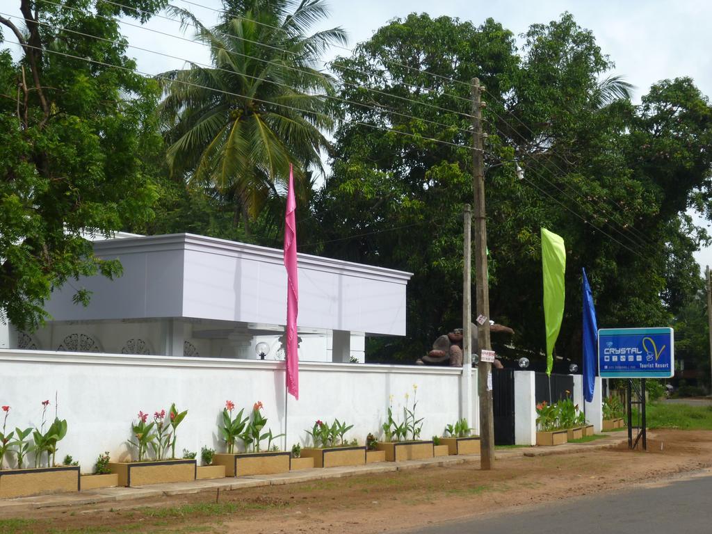 Crystal V Tourist Resort Anuradhapura Eksteriør billede